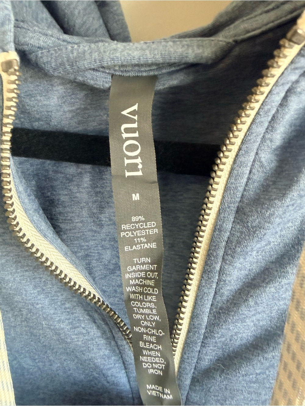 Vuori Halo Performance Hoodie 2.0 Jacket in Blue Quartz - Picture 3 of 4